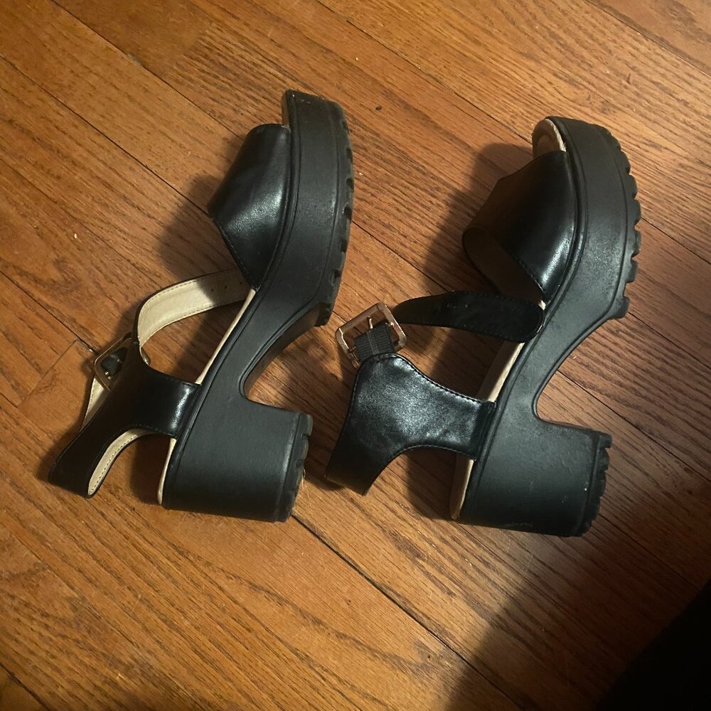 Fun Chunky Sandals- Size 6